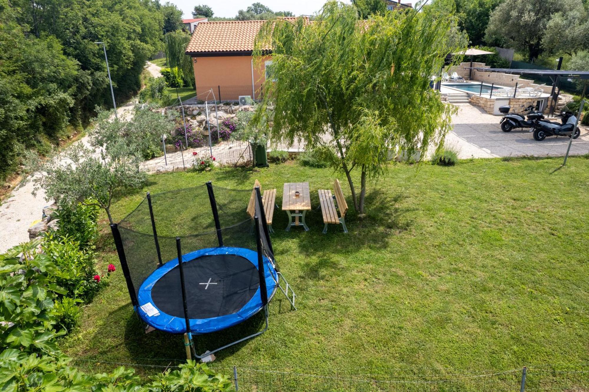 Villa Pendolina With Private Pool Buje Exterior photo