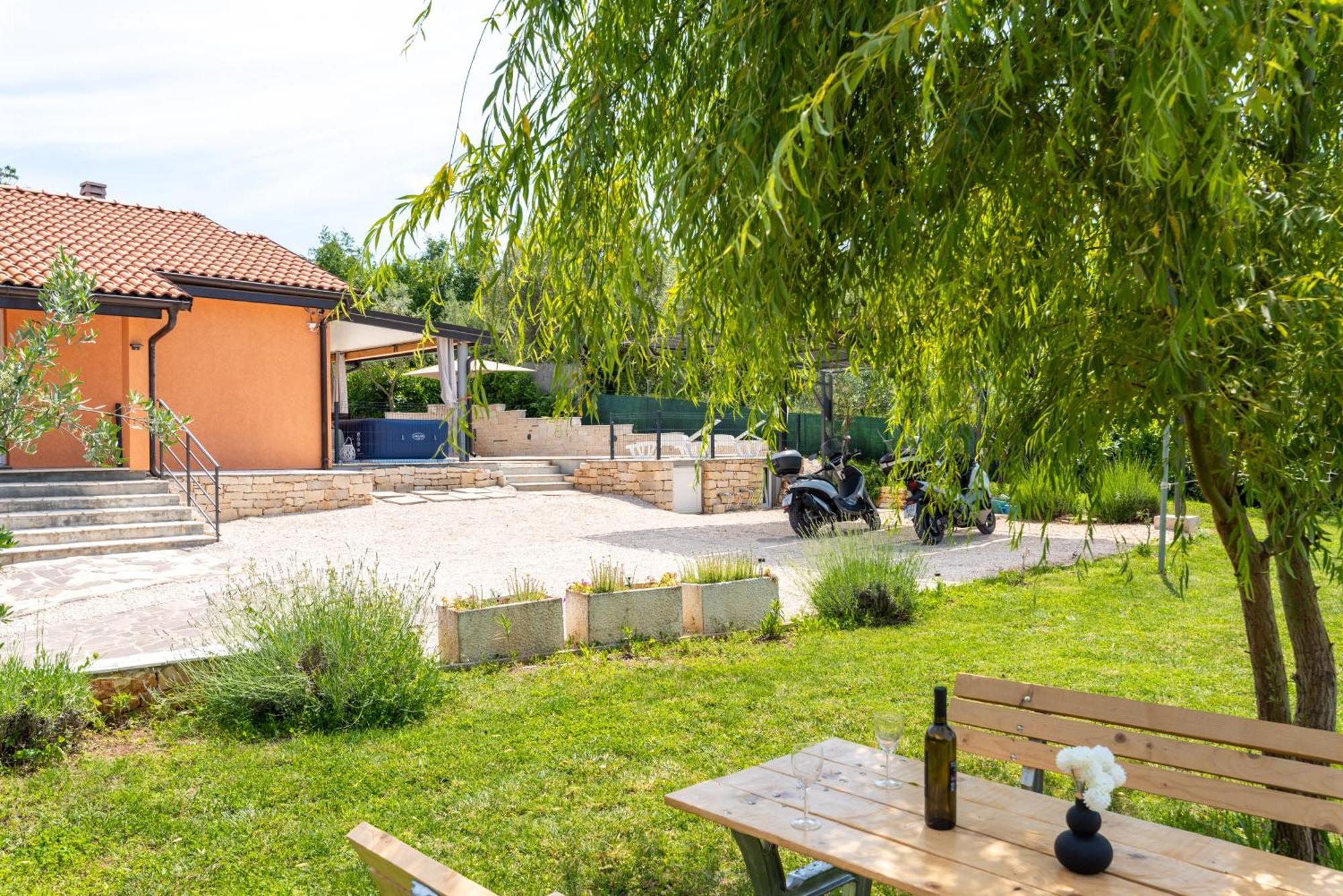 Villa Pendolina With Private Pool Buje Exterior photo
